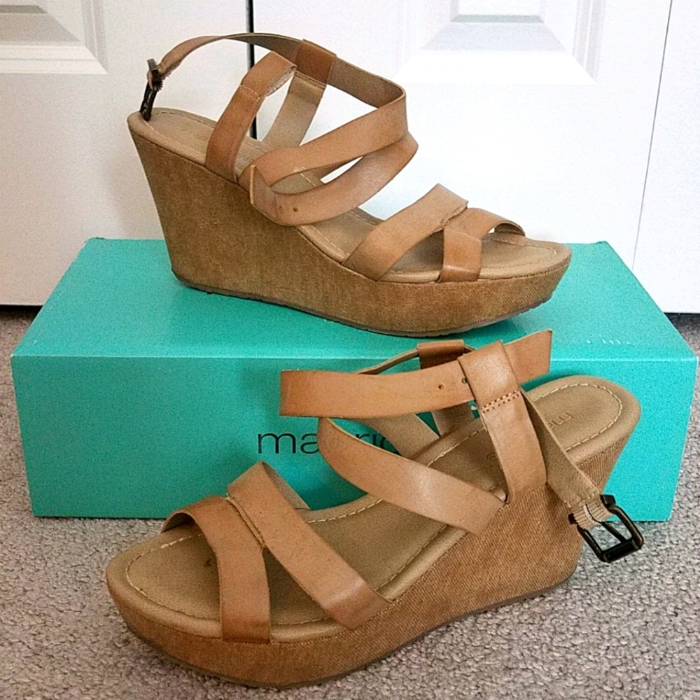 Wedge sandals